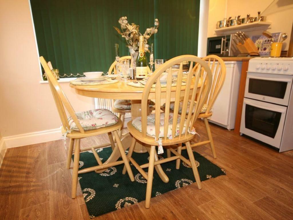 Grockle Nook Holiday Apartment Бриксем Экстерьер фото